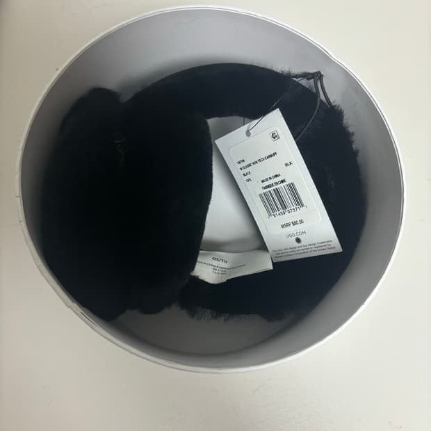 어그 클래식 논테크 이어머프 블랙 새상품