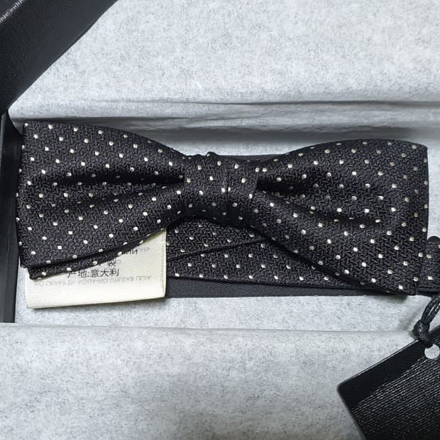 생로랑 16ss 서프시즌 폴카도트 보타이