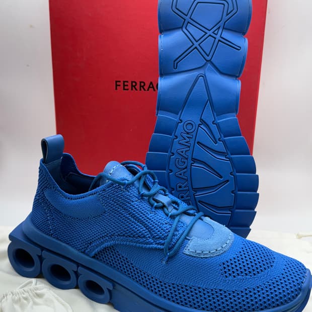 정품)페라가모스니커즈270