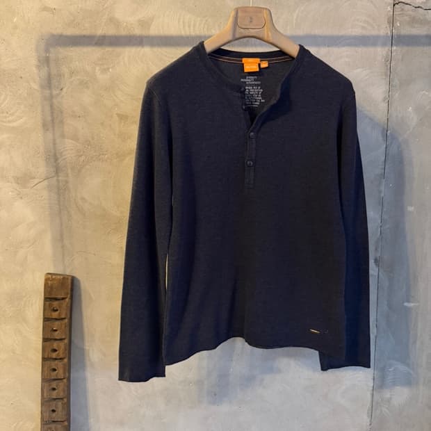 휴고보스 헨리넥 니트 남성100