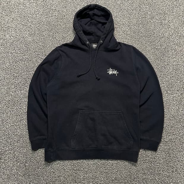 스투시(Stussy) 블랙 베이직 로고 후드티
