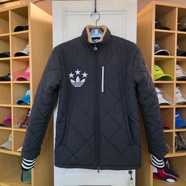 아디다스 블랙 퀼팅 자켓