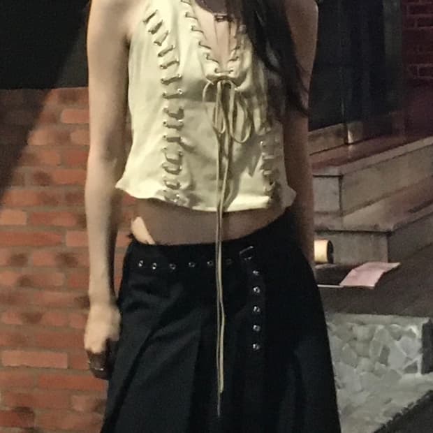 빈티지 스웨이드 홀터넥 리본탑