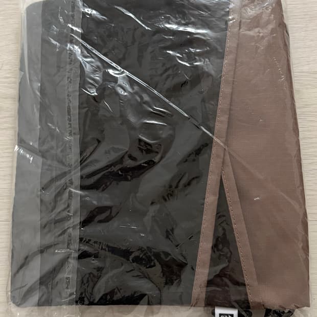 유니클로 헬리녹스 사코슈 블랙탄