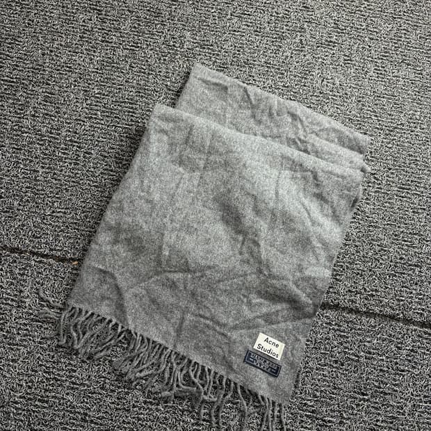 아크네 스튜디오 버진울 그레이 미니멀 머플러 2122