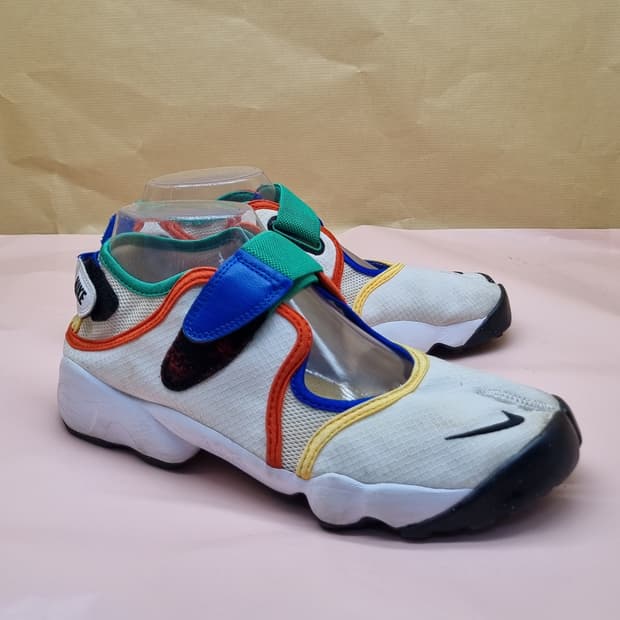 나이키 에어리프트 브리드 250