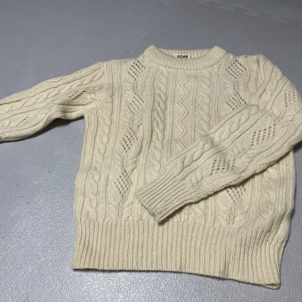 케이블 패턴 니트