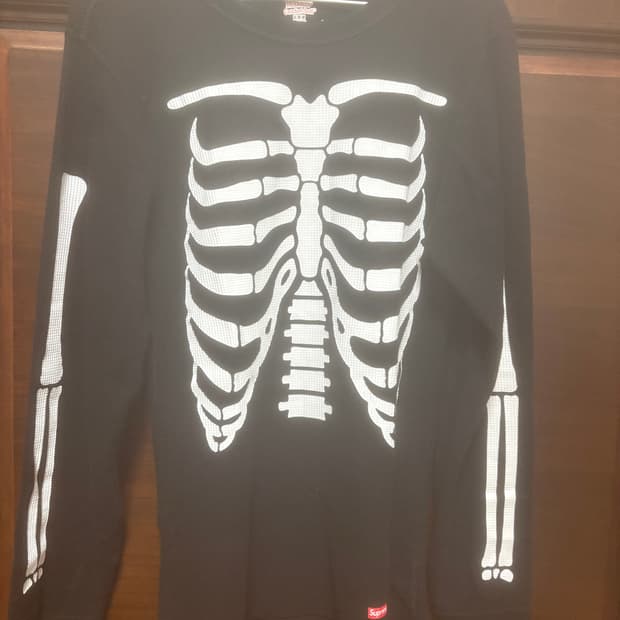 슈프림 헤인즈 본즈 써멀