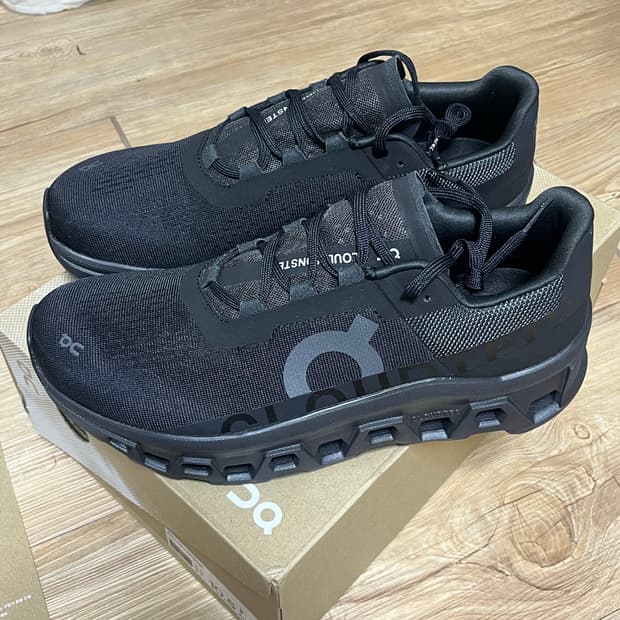 온러닝 클라우드몬스터 블랙 285