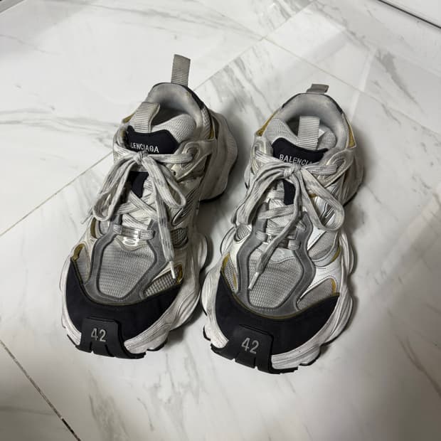 발렌시아가 카고 스니커즈 42