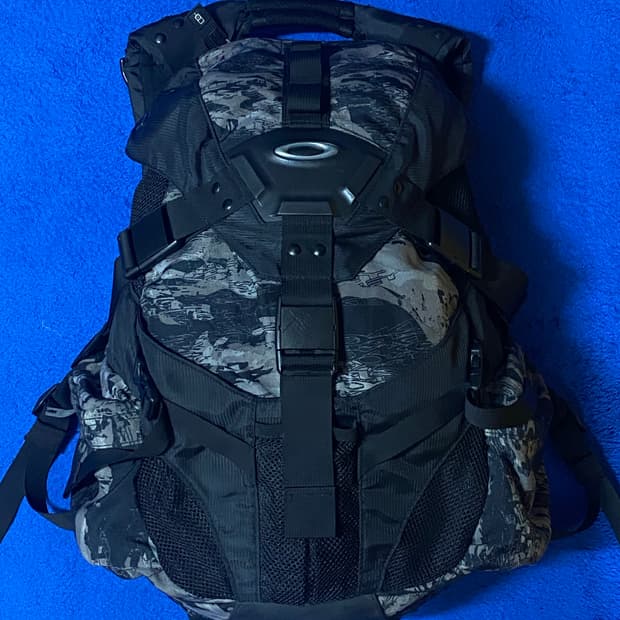 Oakley 오클리 아이콘 3.0 카모 패턴 백팩
