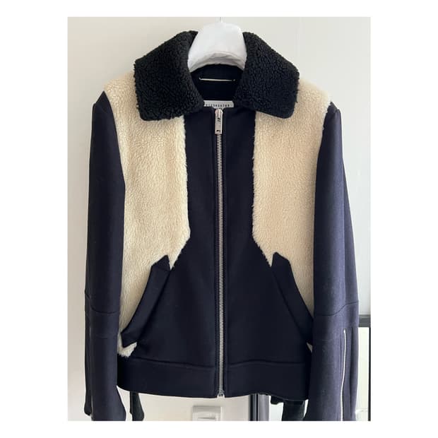 마틴 마르지엘라 시어링 무스탕