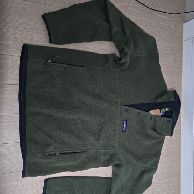 파타고니아 스웨터 (인더스트리얼 그린)