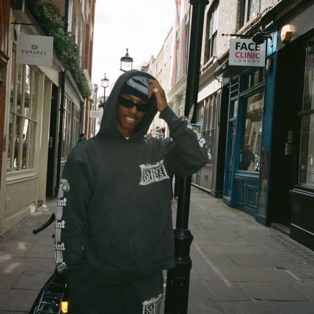 Saint michael x aries 후드티