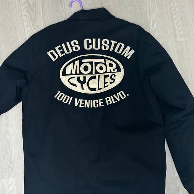 데우스 엑스 마키나 자켓 판매합니다.