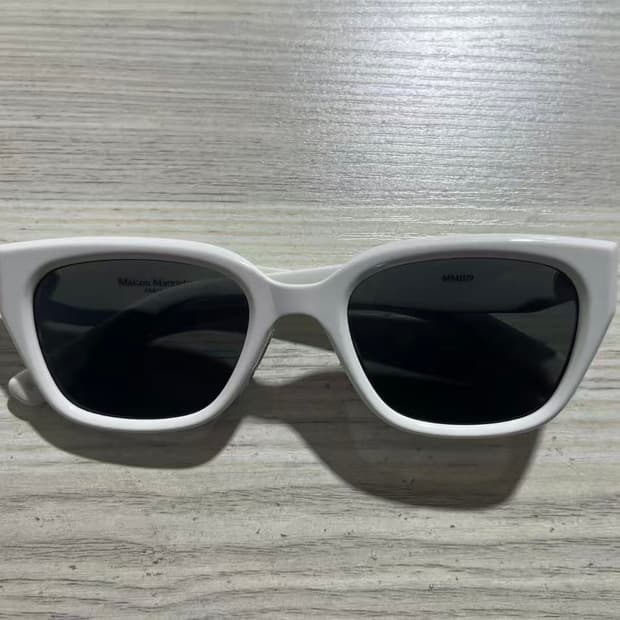 젠틀 몬스터 x 메종 마르지엘라 MM109 화이트 블랙