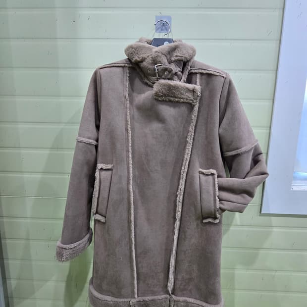 무스탕 코트 베이지 FREE