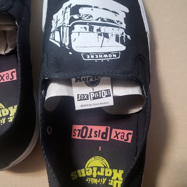닥터마틴(Dr.Martens) x SEX PISTOLS 콜라보 슬립온