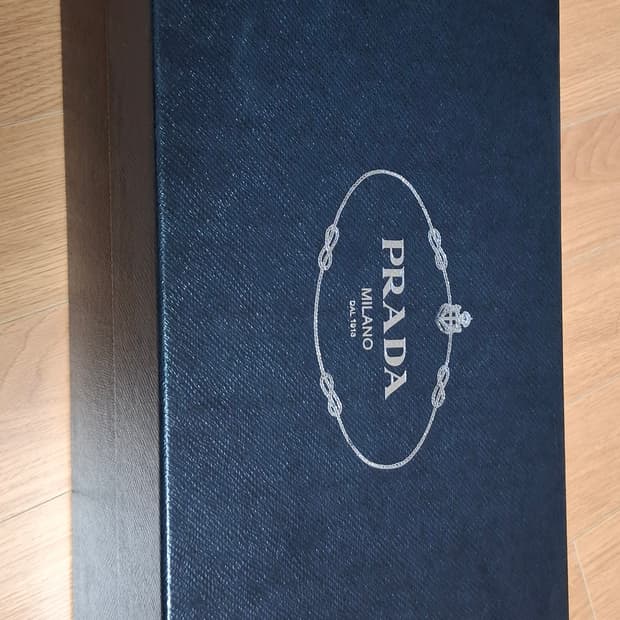 (새제품) 프라다 남성 브라운 로퍼