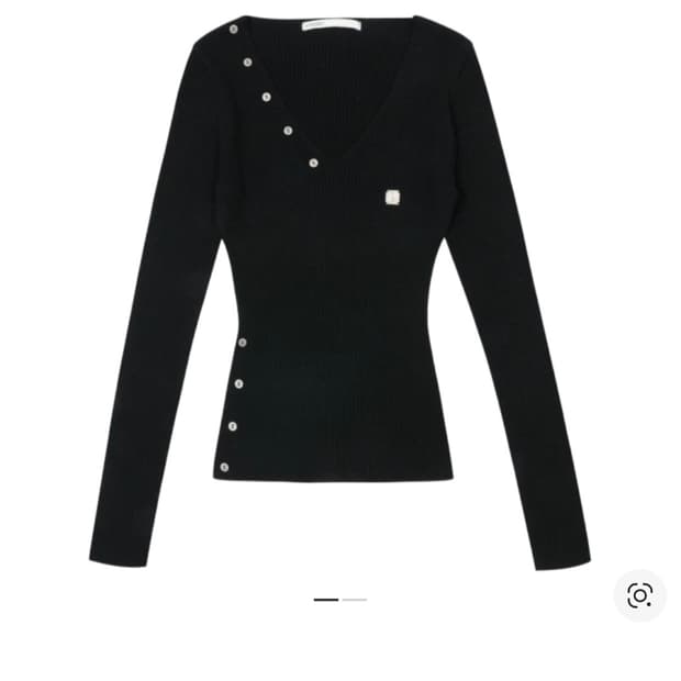 보헤미안서울 버튼 브이넥 슬릿 니트 BUTTON SLIT KNIT