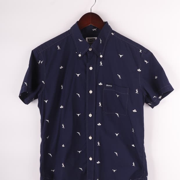 Pherrow’s pattern navy shirts
