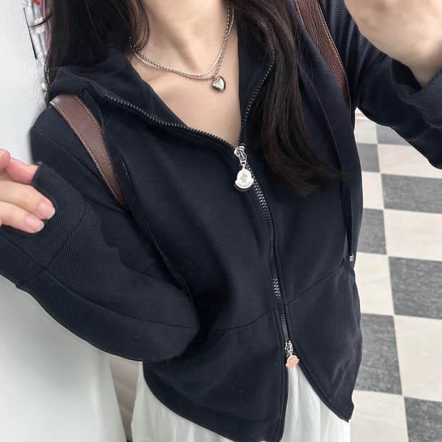 몽클레어 네이비 와플 후드집업 