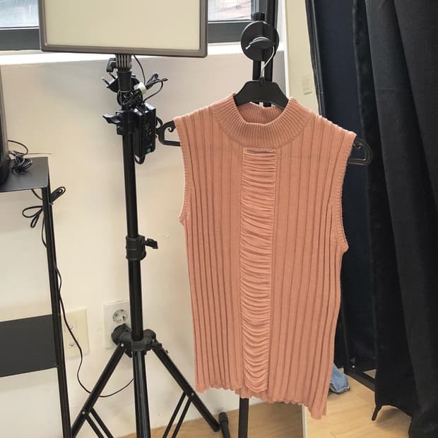 vintage frill knit sleeveless top