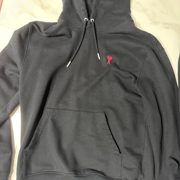 아미 블랙 하트 로고 후드티