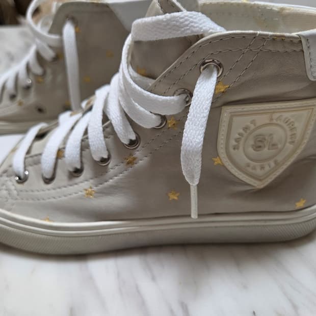 생로랑 레더 하이탑 스니커즈