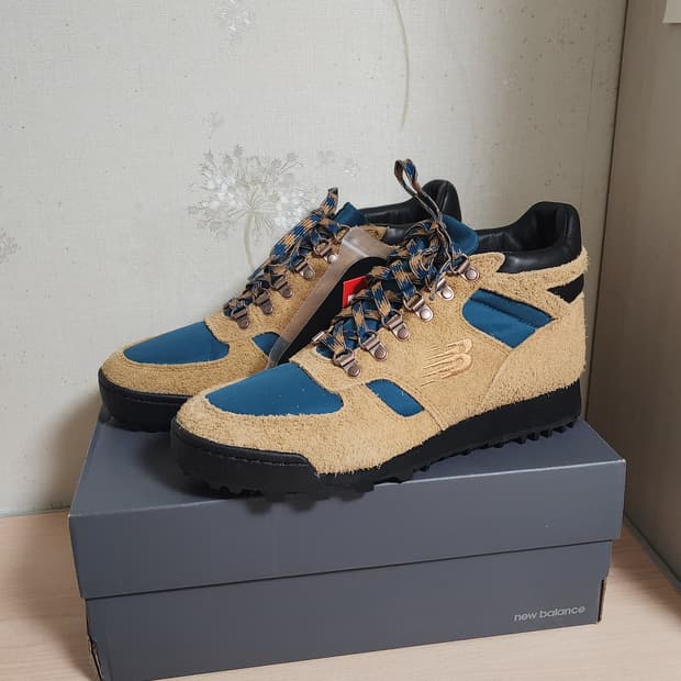 뉴발란스 트레킹화 등산화 스웨이드 코듀라