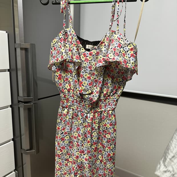 BCBG 플라워 점프수트 반바지 xs