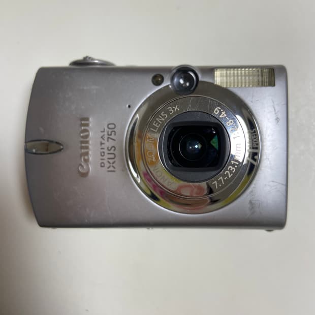 캐논 익서스 750 디지털 카메라