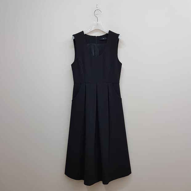 오르(ORR) 슬리브리스 플레어 원피스 S사이즈