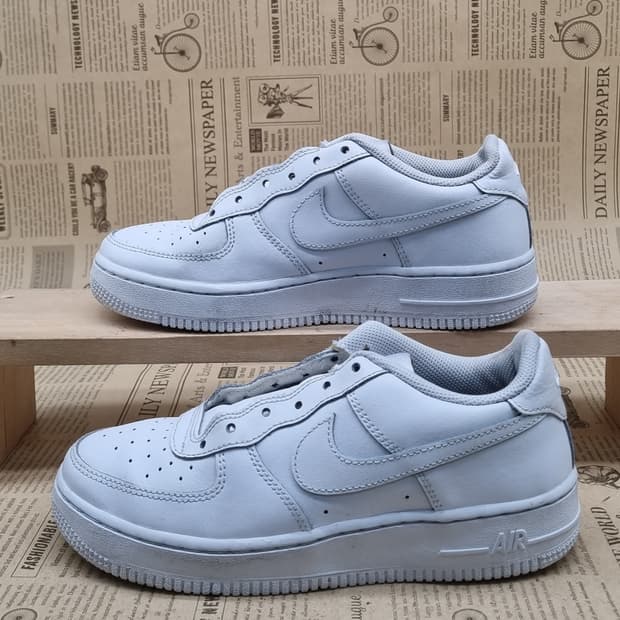 나이키 에어포스1 로우 화이트 여성운동화235