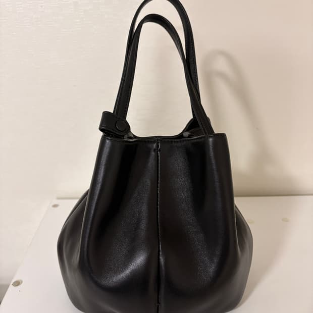 아뜰리에드루멘 봉발롱백 블랙