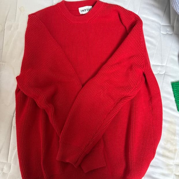 인더스트 소프트터치 크루넥 하찌 빨강니트