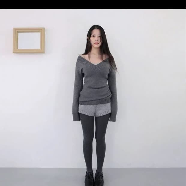 베이비랩 오프숄더 브이넥 니트 그레이