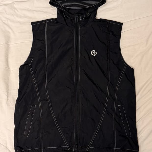 노매뉴얼 반팔 바람막이