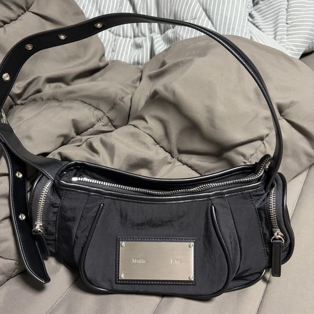 마뗑킴 마들렌 라운드백 블랙