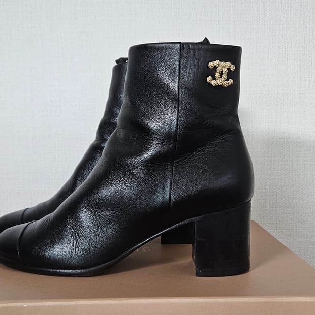 샤넬 앵클부츠