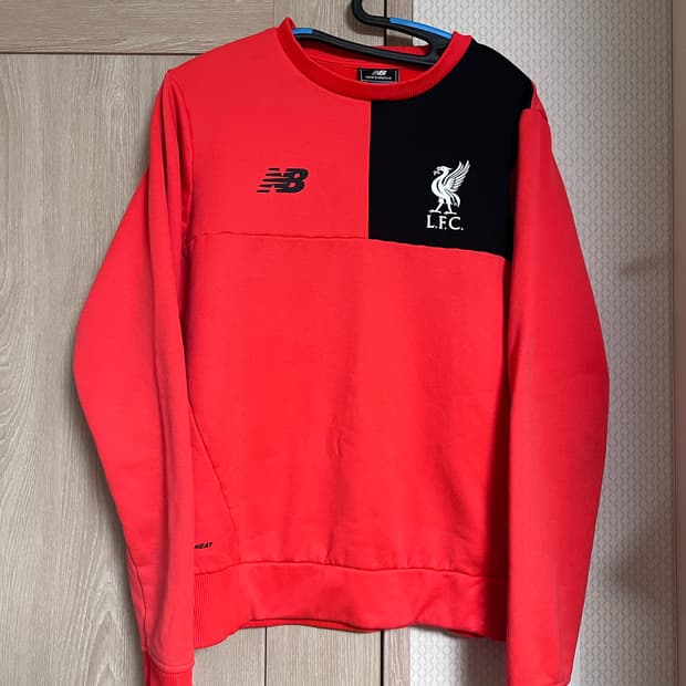 뉴발란스 리버풀 오렌지 트레이닝탑 맨투맨