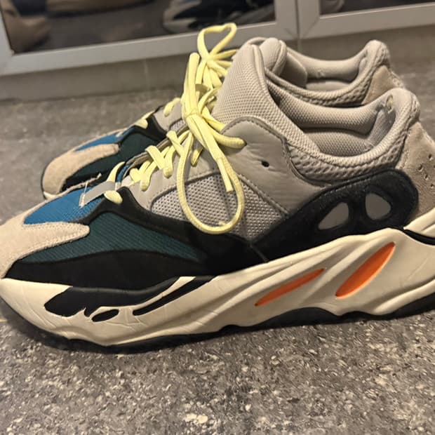 285 아디다스 이지 부스트 700 웨이브 러너 솔리드 그레이