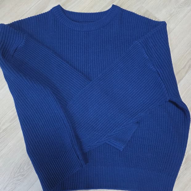 네버두와이 라운드니트 블루 판매합니다