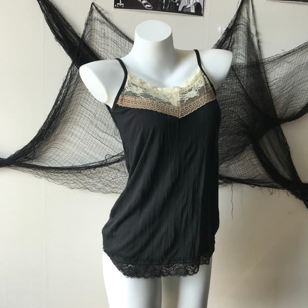 Lace detailed camisole  