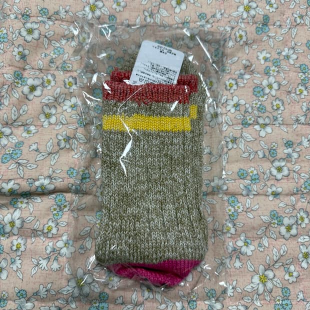 캐피탈 레인보위 양말 베이지 