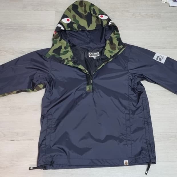 베이프 샤크 아노락 M