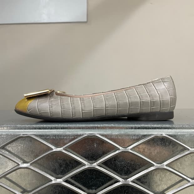 페레가모 버클 플랫 슈즈 6.5D