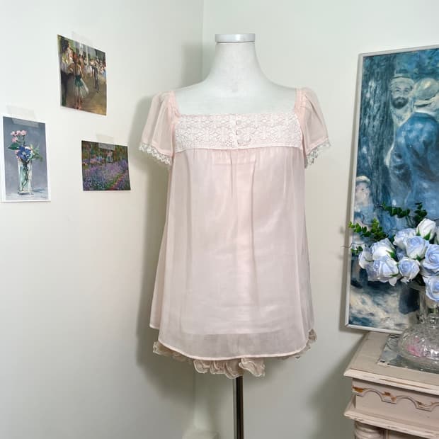 sheer pink lace square-neck princess blo