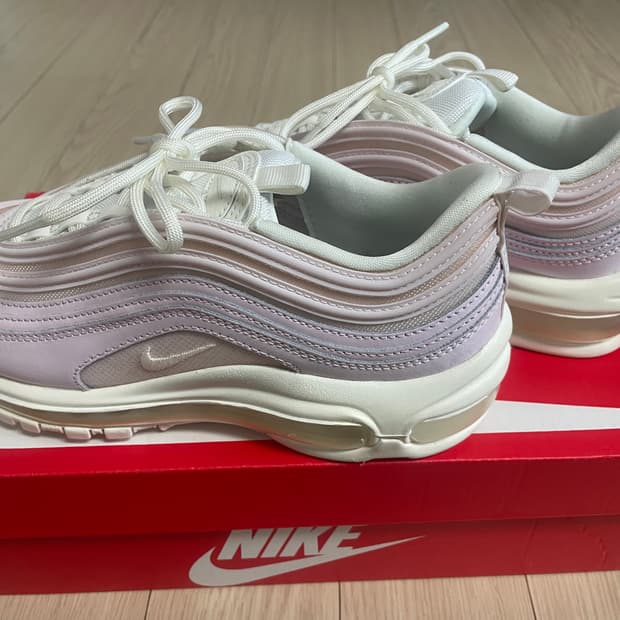 나이키 에어맥스 97 핑크 운동화240사이즈 (새상품)