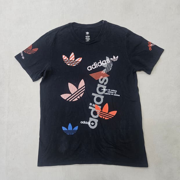 L 아디다스 그래픽 반팔티 0316Y